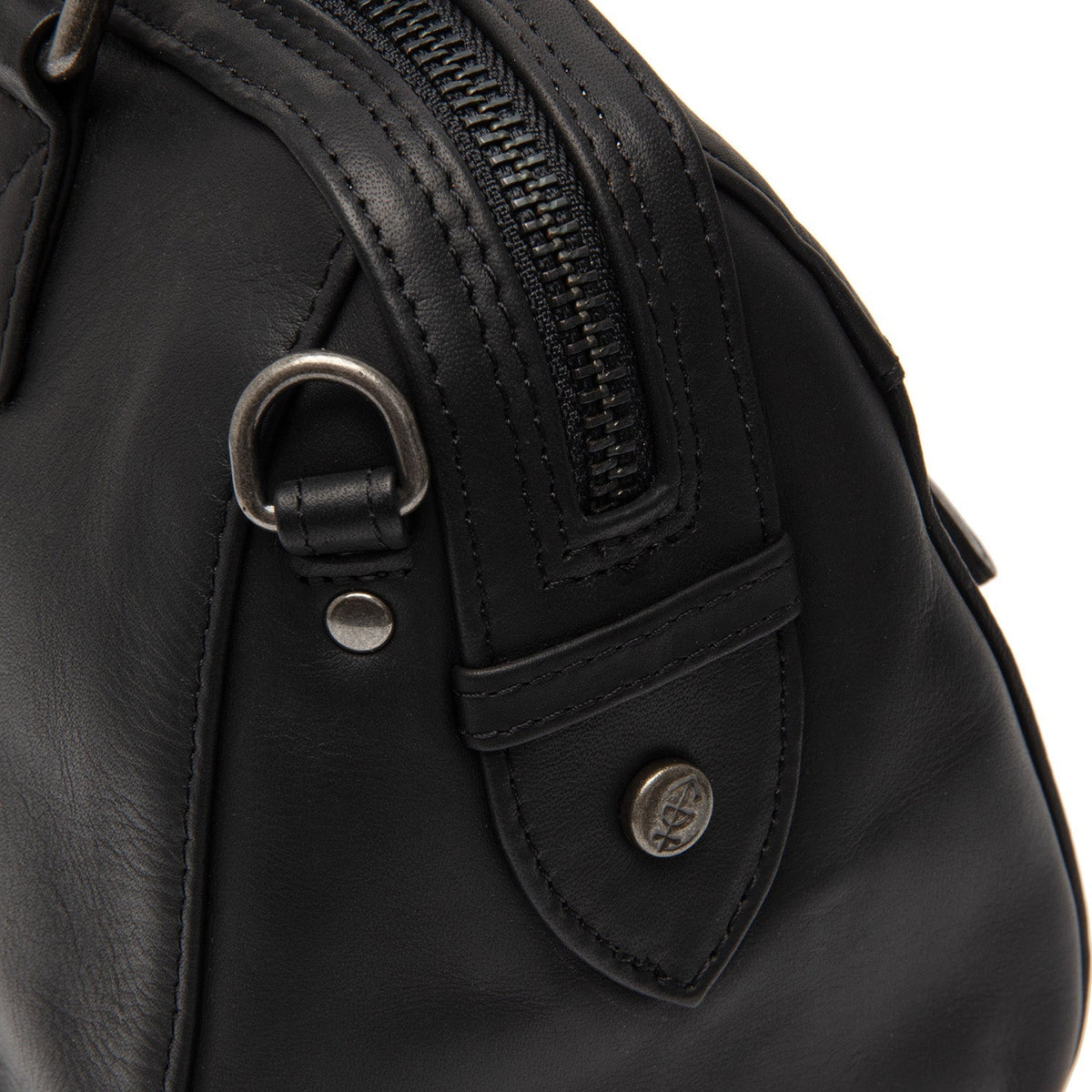 
Close-Up Detail of Classic Collar & Heavy-Duty Zipper Hardware on Dalford Full-Grain Leather Handbag